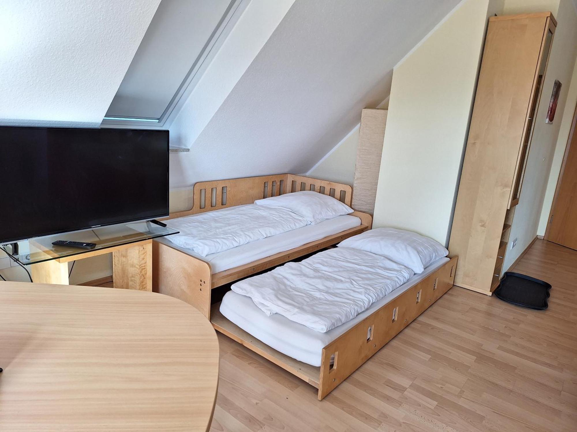 Messeapartment, Messezimmer Sehnde Buitenkant foto