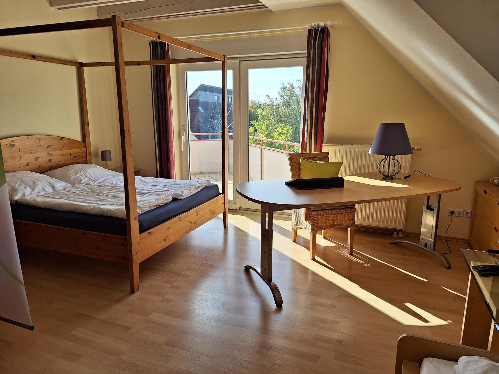 Messeapartment, Messezimmer Sehnde Buitenkant foto